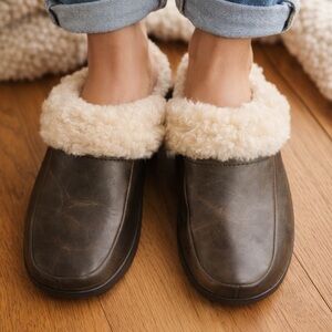 UGG Australia Shearling Lined Clogs Mule Heels Brown Leather Size 10 Women’s